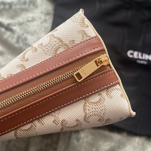 🚫SOLD🚫AUTHENTIC CELINE COSMETIC POUCH in Medium white Triomphe Canvas - Picture 7 of 10